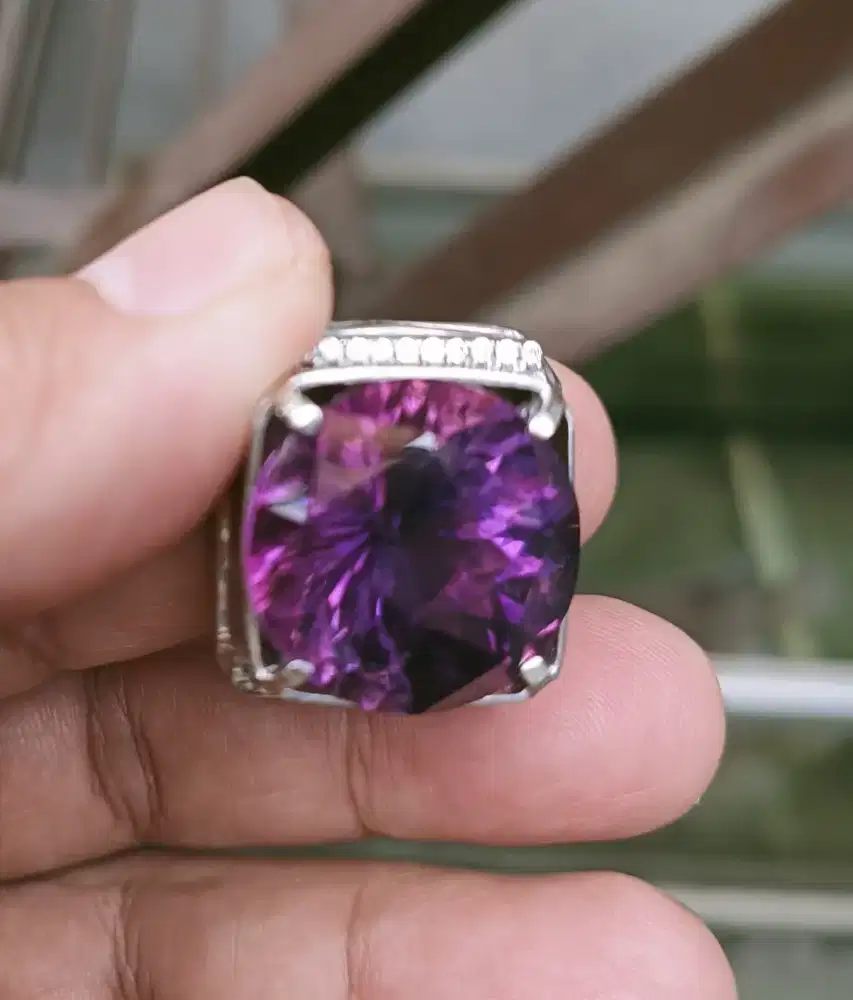 Cincin batu amethyst