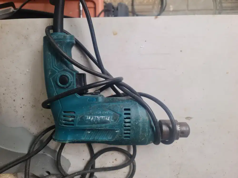 Perlengkalan tukang (mitter saw, gerinda, bor, profilan, spray gun)