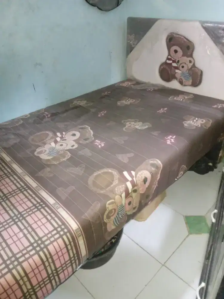 Tempat tidur spring bed