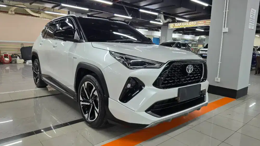 YARIS CROSS HBY 2021 TSS TWO TONE