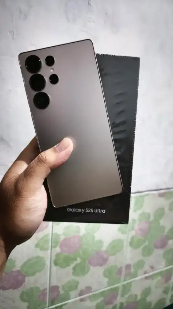 Samsung S25 Ultra 12/512 Grey
