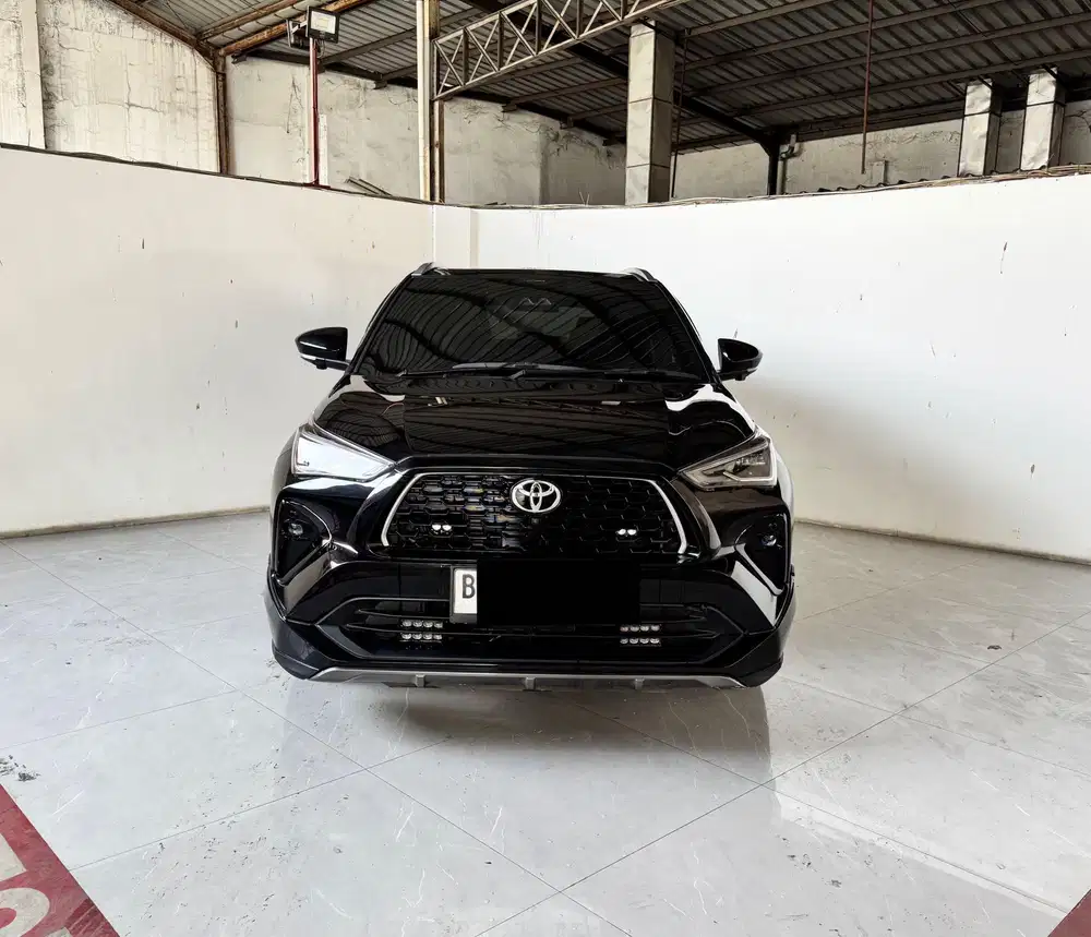 2025 yaris cross hybrid at