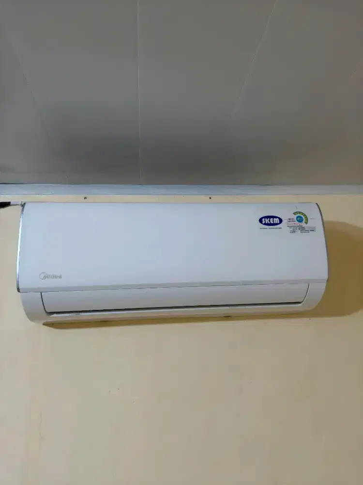 AC Midea 1/2 PK