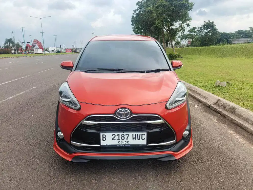 Toyota Sienta Q 2017 km 74ribuan