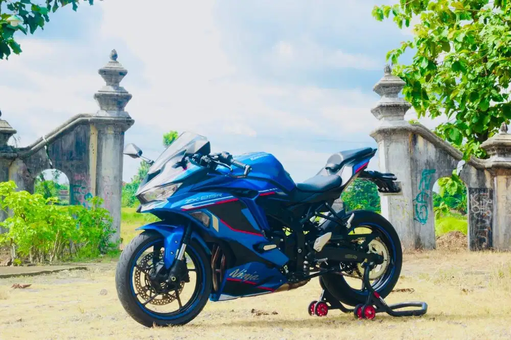 Kawasaki zx25R ABS mulus er6n versys 650 vulcan 650 benelli 600