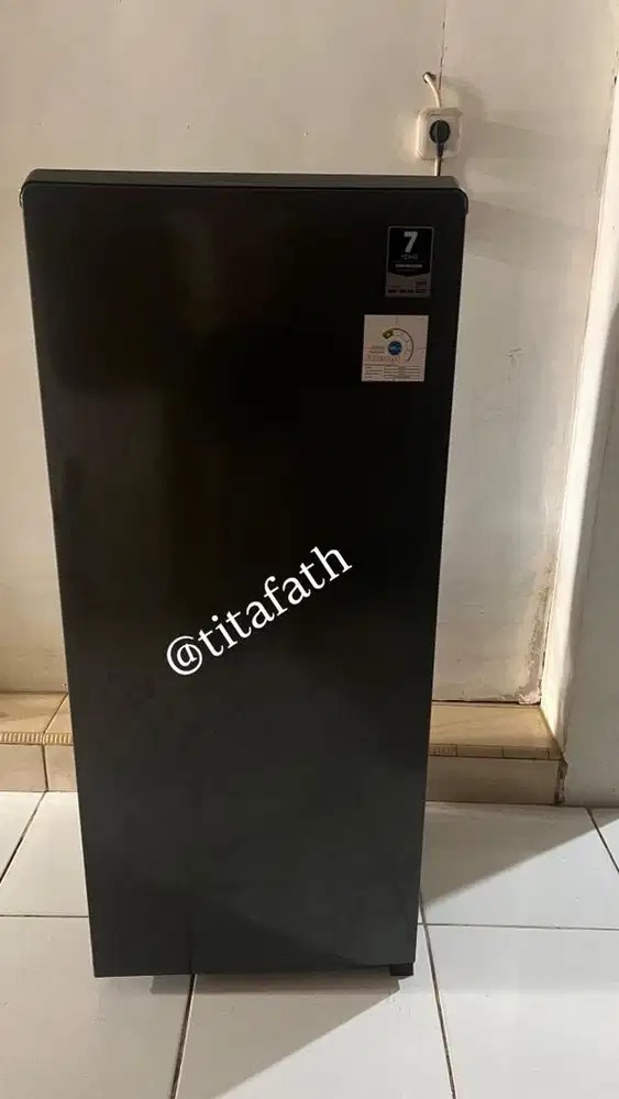 JUAL CEPAT – Kulkas 1 Pintu AQUA AQR-D225 (180L)