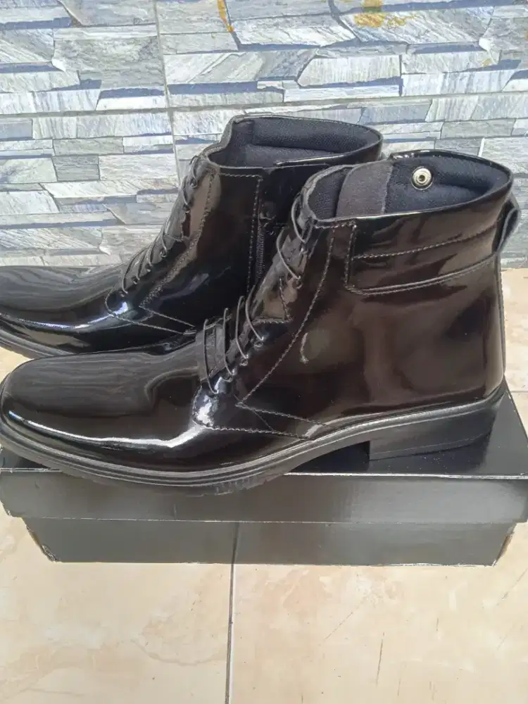 Sepatu PDH pria Size 43 baru ada box Poris cipondoh