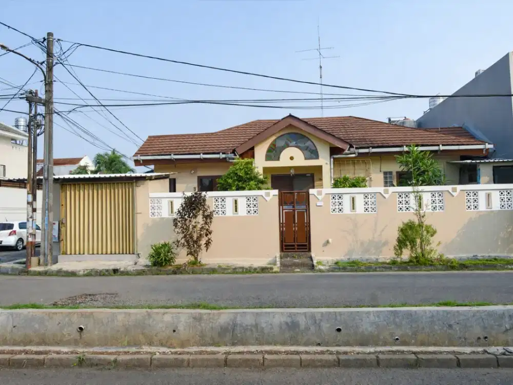 TERMURAH Dijual Rumah Besar Hoek Villa Melati Mas Blok H