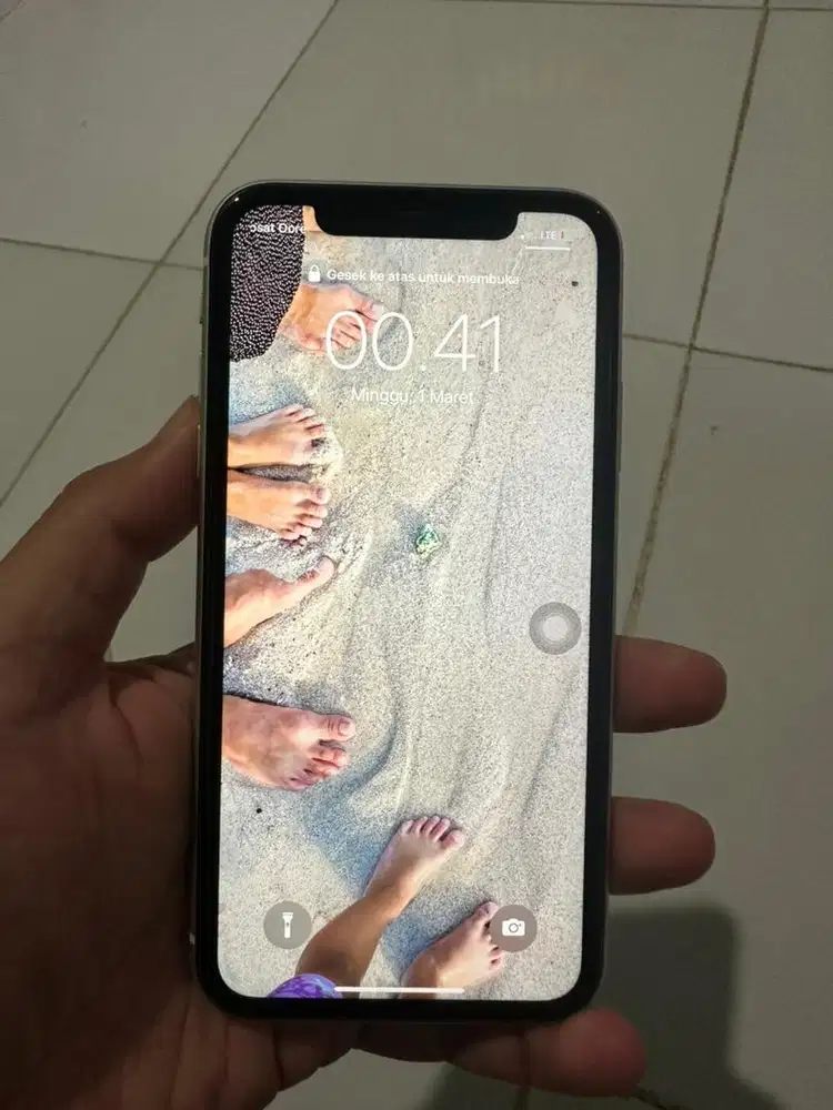 Iphone 11 white 64GB ibox beli dari baru