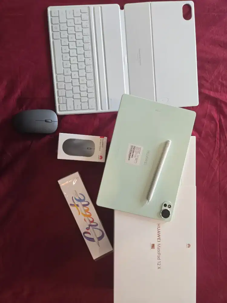 Jual matepad 12 x lengkap mouse dan pen dan keyboard baru pakai 1 bln