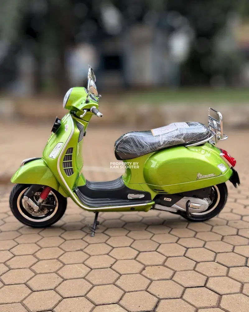 JUAL MURAH VESPA GTS 150 iGET ABS 4V 2017 MULUS