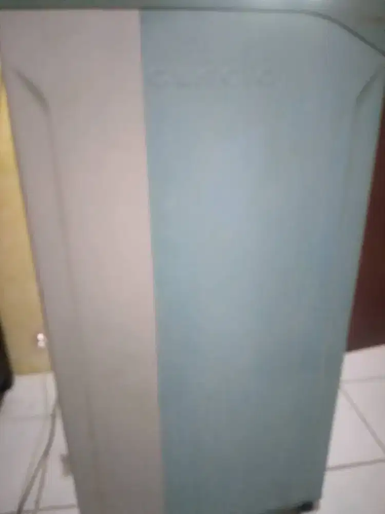 Glacio 1 pintu msh bagus normal