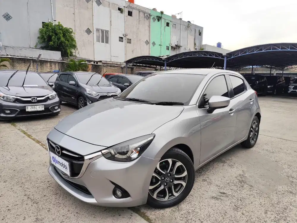 Pajak Panjang - Mazda 2 1.5 Skyactiv Bensin-AT 2015