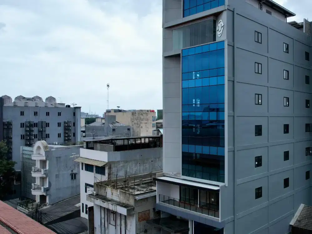 Gedung Perkantoran Workshop Karang Anyar Bagus Strategis