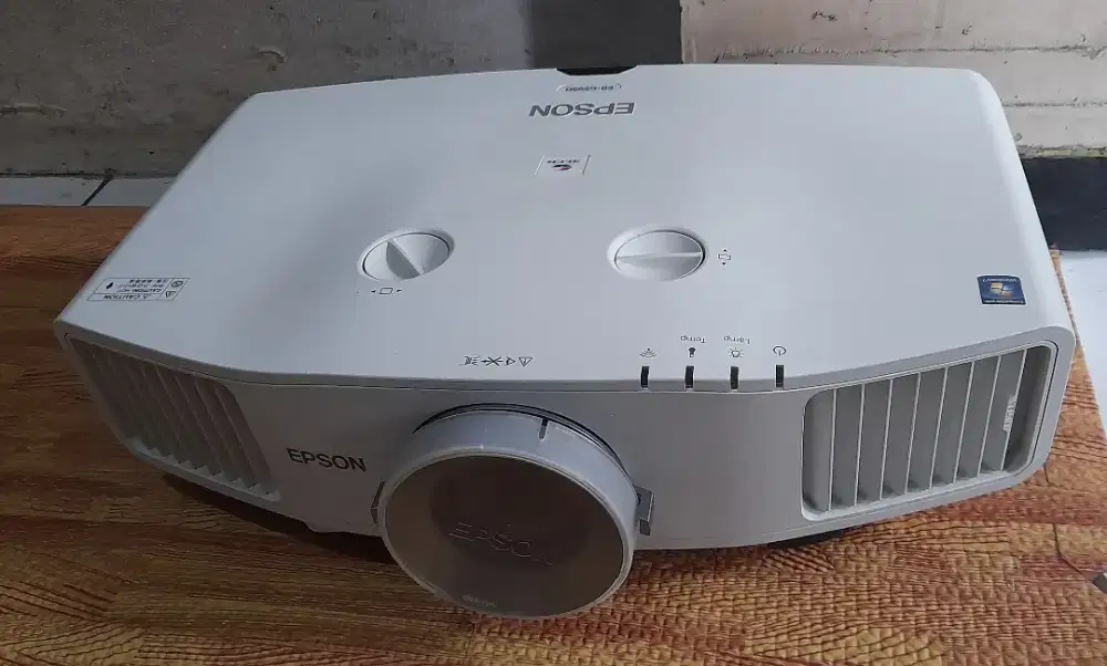 Jual proyektor Epson EB G5950