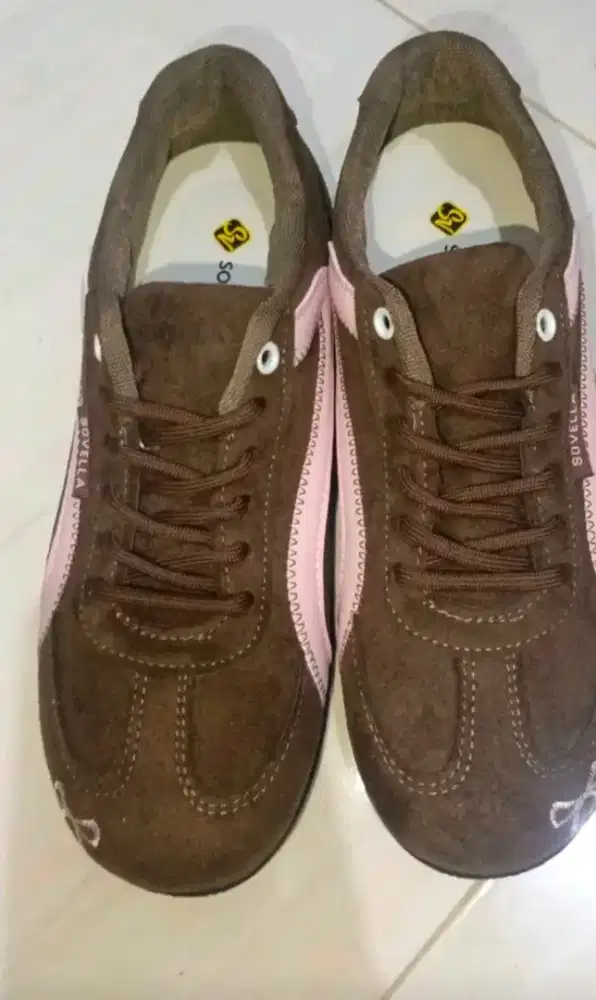 Sepatu Sneakers Bellarie Viral, Bekas Gratis Kondisi 95%