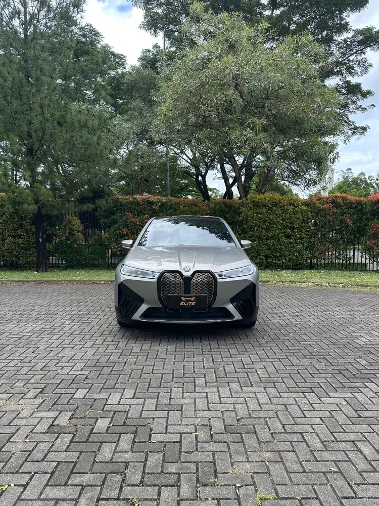 BMW iX xDrive 4.0 Sport 2024 Odo 5 rb