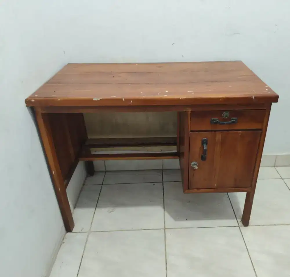 Meja Belajar Kayu Solid