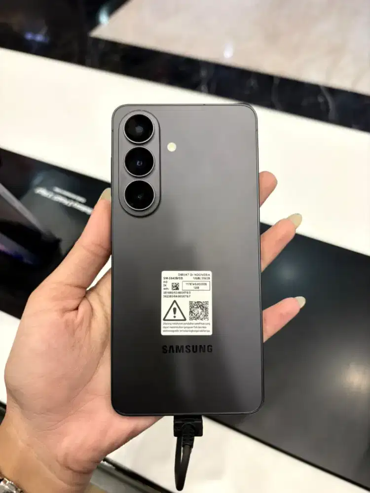 Pre-order s26 base free upgrade memory