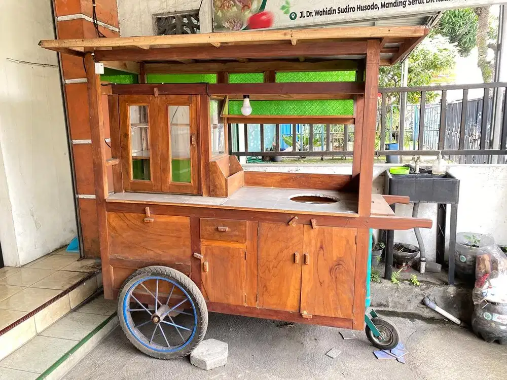 Gerobak Jualan, Material Kayu Kokoh