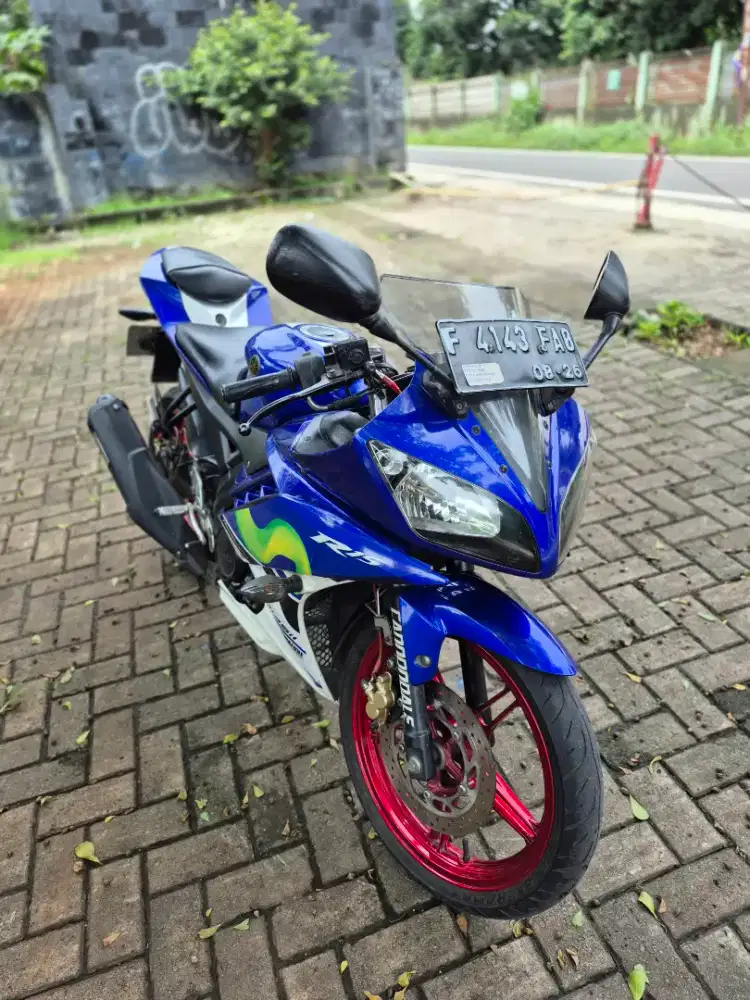Dijual Yamaha R15 V2 tahun 2016 surat lengkap