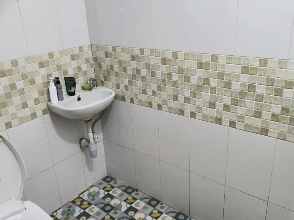 Rumah 2,5 lantai bagus luas siap huni di Pondok Pekayon Indah Bekasi