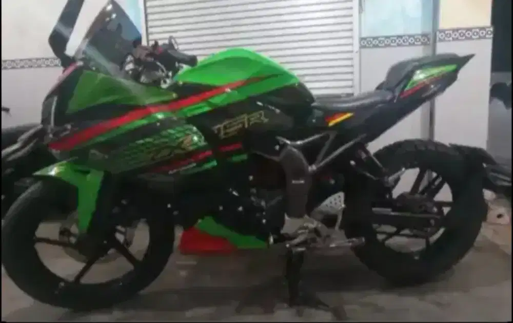 Di jual Sepeda Motor ZX25R modifikasi