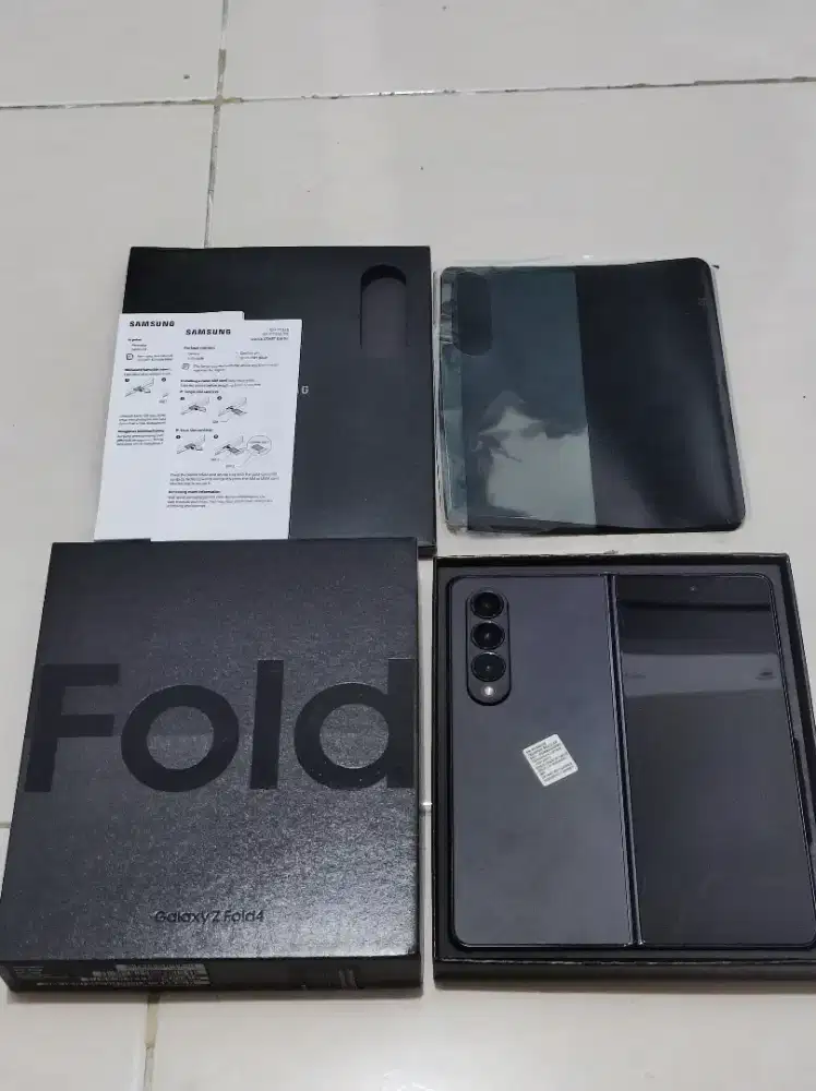Jual Samsung Z Fold 4 99% Plastik Masih nempel not flip fold 3 5 6 7