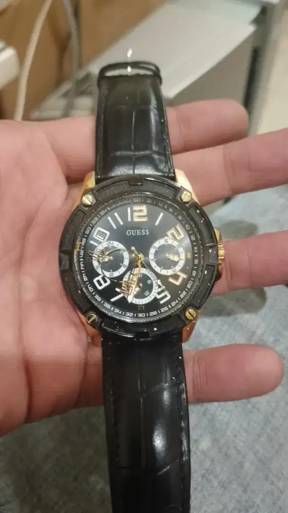 Jual jam tangan guess Rp 800.000