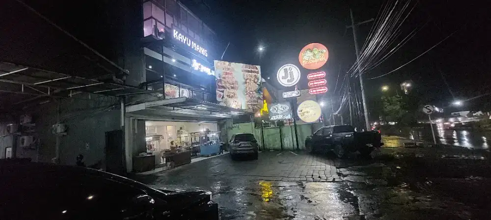 Kayu Manis Merr Resto