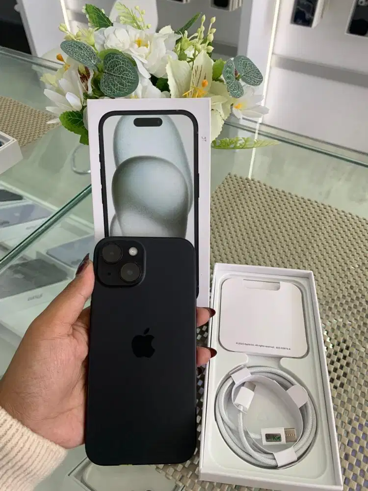 Iphone 15 128 GB Black all provider Like new full set normal no minus