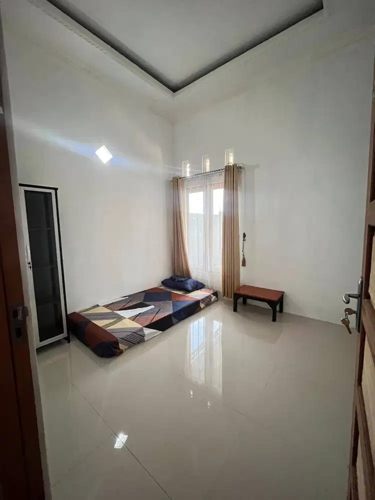 Disewakan Kos Putri + WiFi, Kulkas & Kompor di Jl A. Yani Km 15