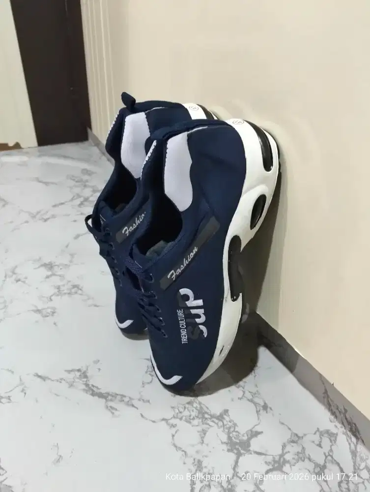 Sepatu Running SUP Casual pria