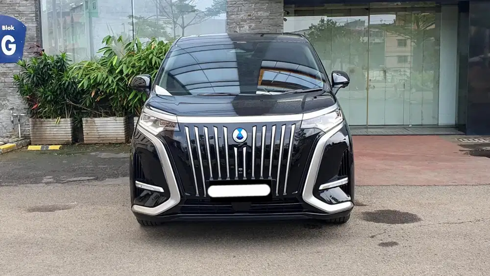 Denza d9 elite fwd 2024 hitam