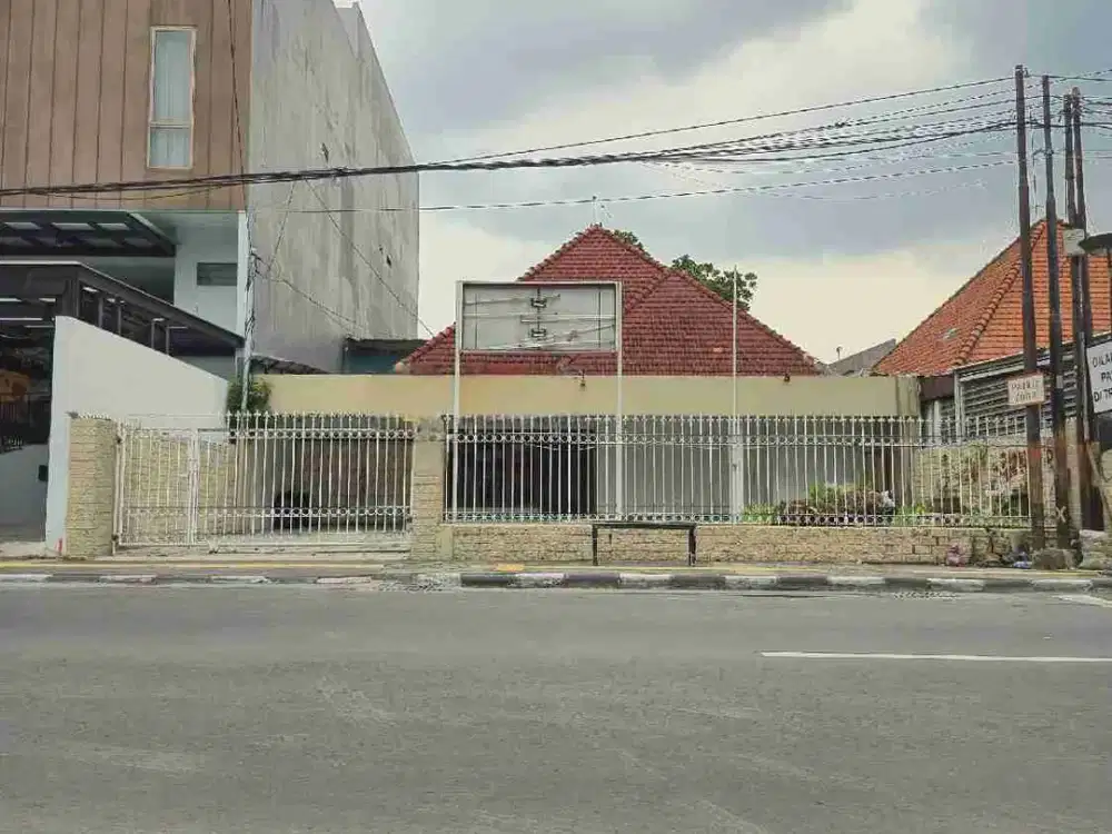 DISEWAKAN PUSAT KOTA  KOMERSIL AREA COCOK BUAT KANTOR, KLINIK, CAFE, SWALAYAN JL. CILIWUNG