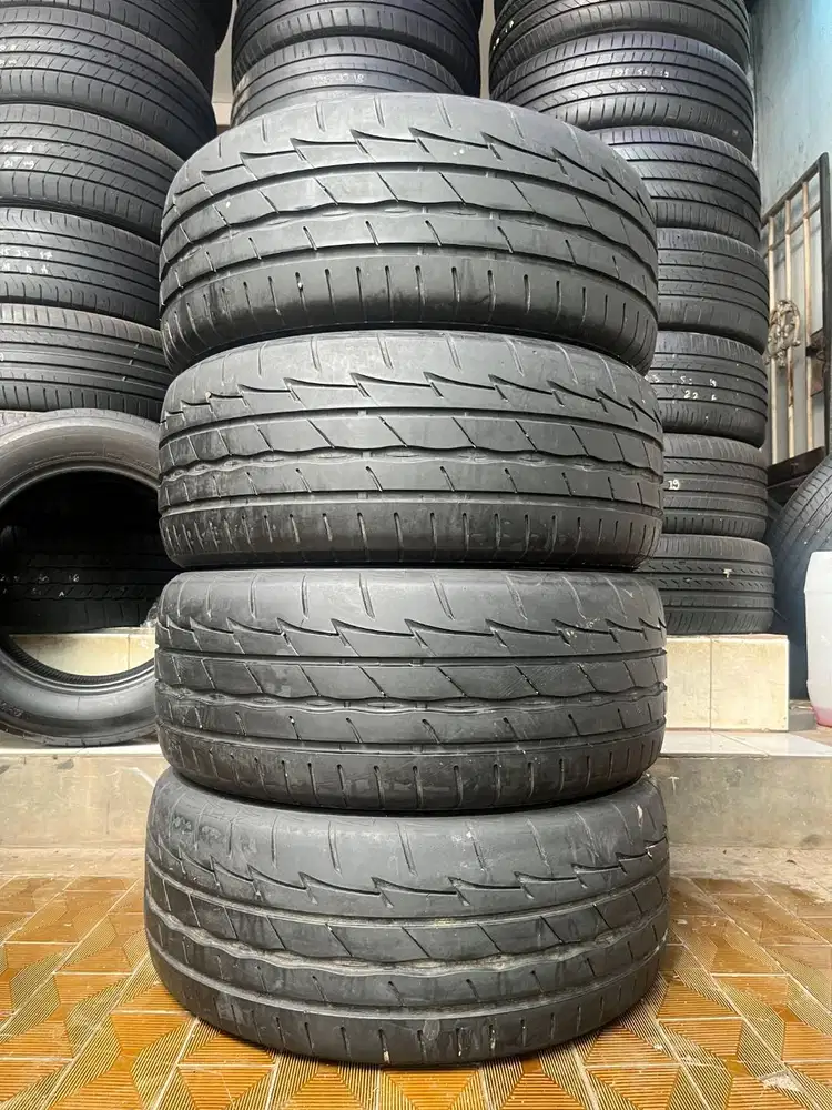 Ban Bridgestone Potenza Adrenalin RE003 235 50 r18 4Pcs