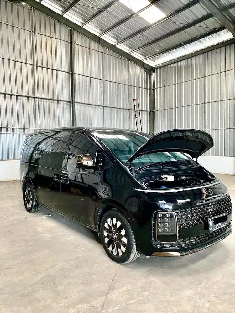 HYUNDAI STARIA LOW KM 9SEAT!!!