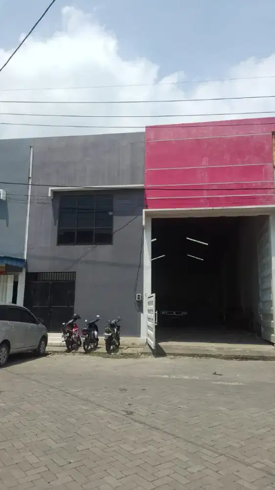 Gudang Permata jabon Sidoarjo ada 2unit jejer
