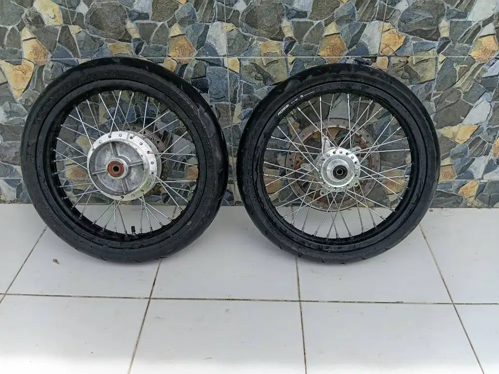 Velg motor Rossi R17 Double Disk,  pemakaian CB150R new