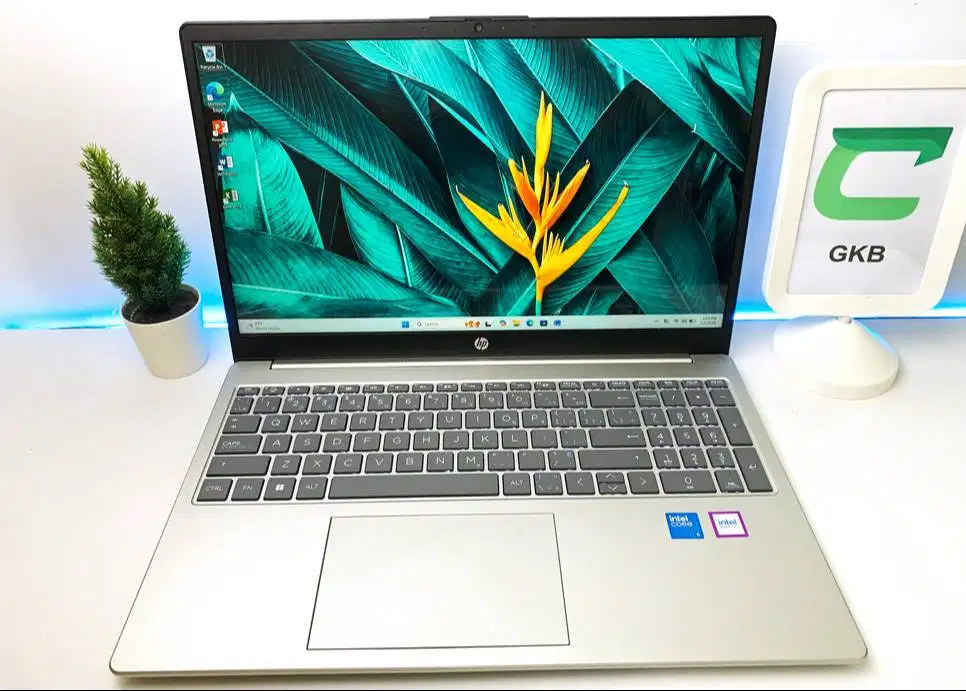Umur 5 bulan Laptop HP Core 5 120U Ram 16gb FHD IPS Garansi Aktif Panj