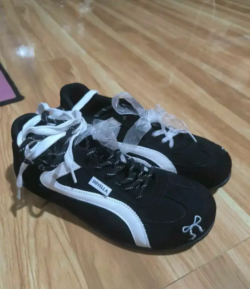 Sepatu Sneakers Bellarie Viral