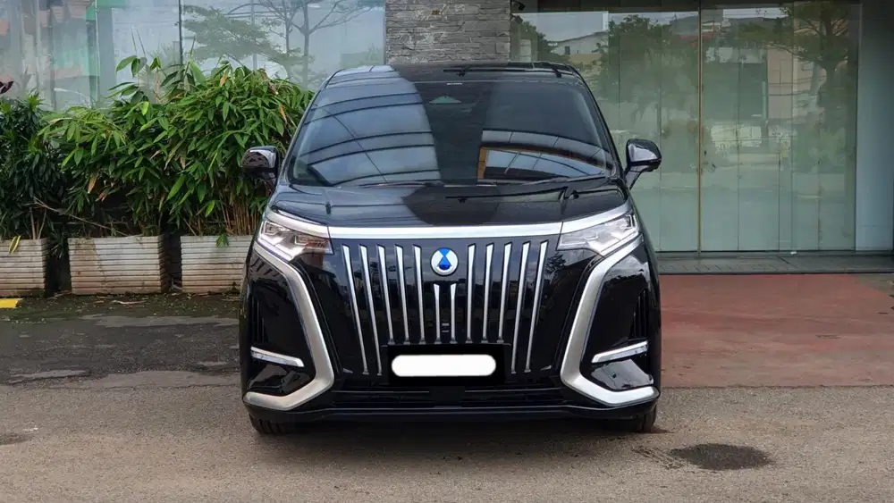 Denza d9 elite fwd 2024 hitam interior beige