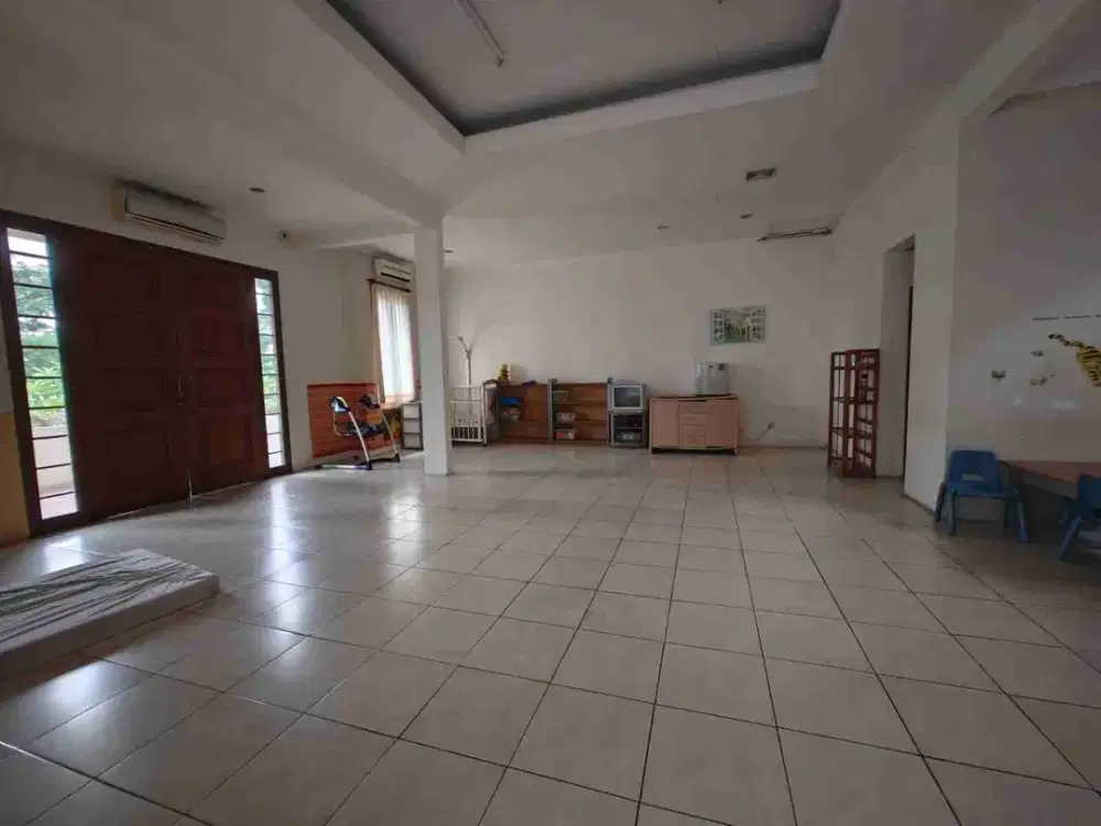 RUMAH USAHA 2 LANTAI LUAR CLUSTER JALAN KEMBAR CITRALAND UTAMA SURABAYA