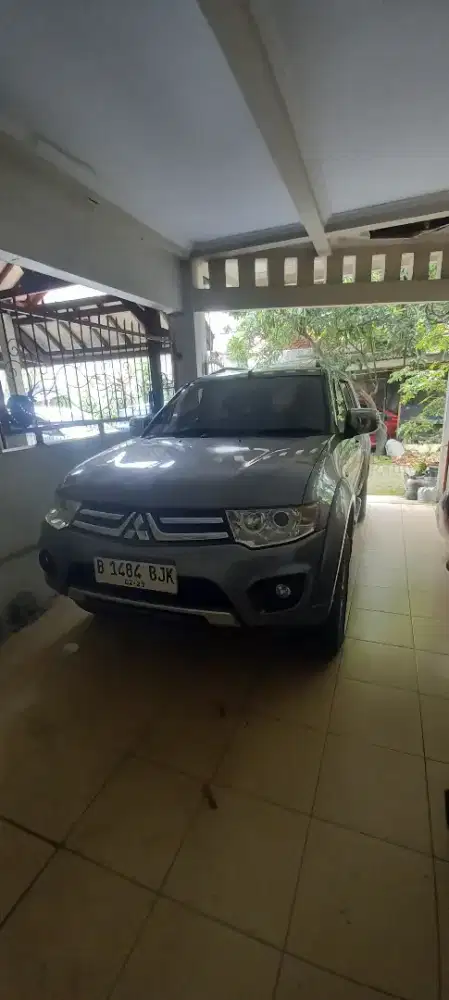 Pajero sport Abu-abu