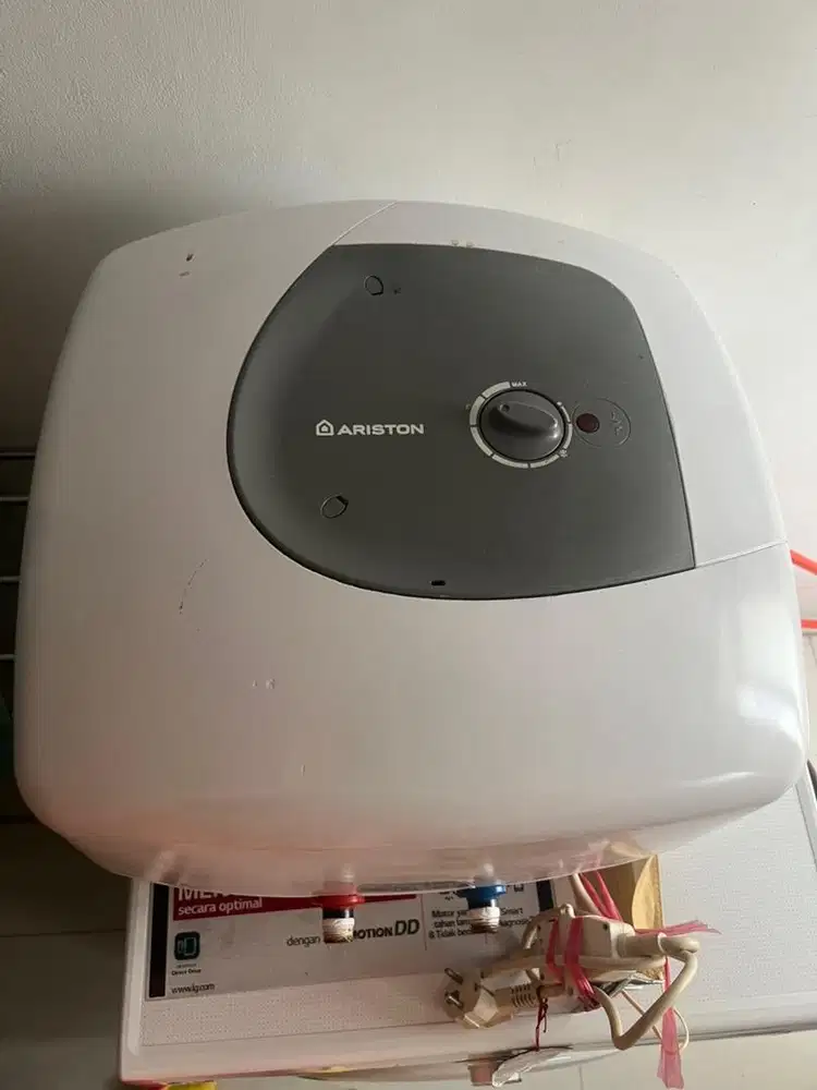 Water Heater/ Alat pemanas Air