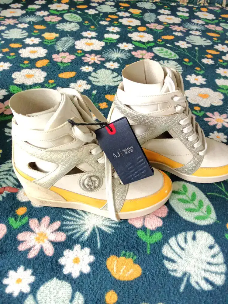 Sepatu ARMANI JEANS