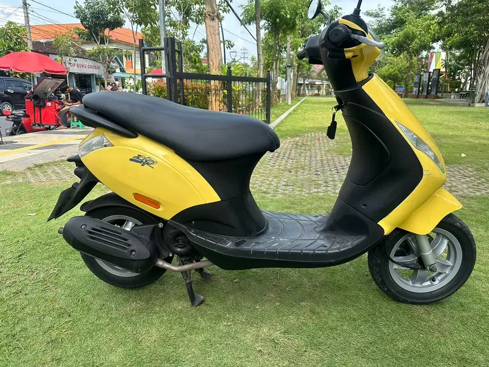 VESPA ZIP TAHUN 2012 NIK 2011