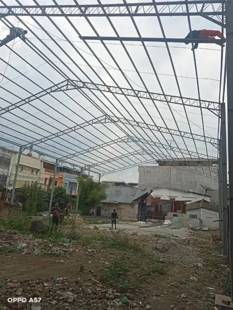Tempahan kanopi baja di Medan