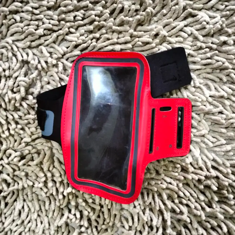 Armband casing cover HP
untuk lengan
cocok dipakai untuk
lari, sepeda