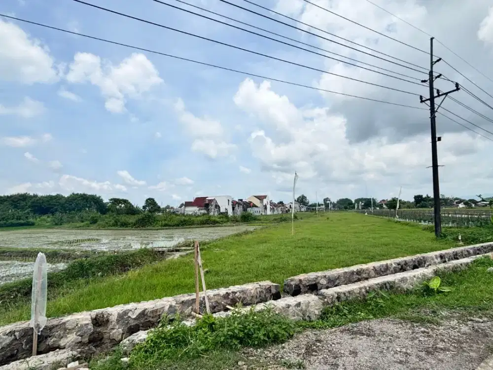 Tanah Sidoarum Godean Sleman Barat Perempatan Demak Ijo